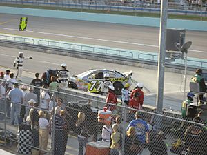 Bobby Labonte brings his car in after a crash during the Ford 300 (Homestead-Miami Speedway, 2007)