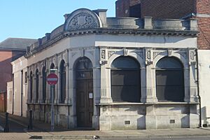 Church of Our Lady Help of Christians, 14 Kingston Road, Fratton (November 2017) (3)