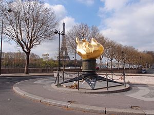 Flamme de la Liberté 20 April 2013.jpg