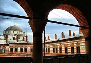 Kızlarağası hanı-Hisar camii-Kemeraltı-İzmir - panoramio