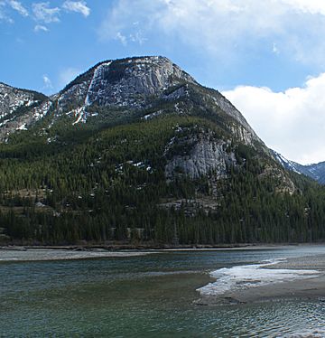 Morro Peak and Athabasca River.jpg
