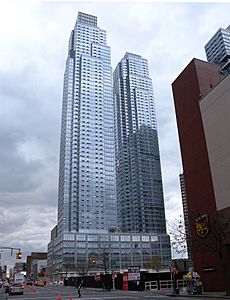 Silver Towers 44 11 jeh