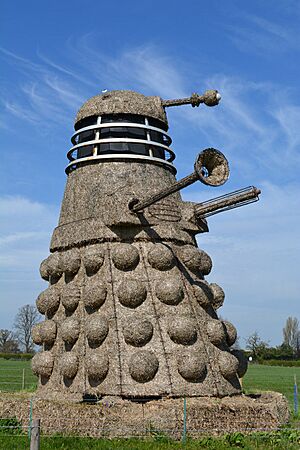 Snugburys hay sculpture 2013 (geograph 4703042)