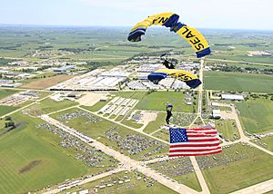 US Navy 100626-N-0000W-122 Members of the U.S. Navy parachute demonstration team, the Leap Frogs, perform a.jpg
