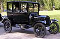 1920 Ford Model T Centerdoor Sedan 2