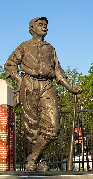 Babe Ruth statue