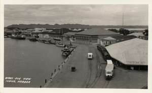 Birds-eye view Iloilo, Harbor, KITLV 1402343f