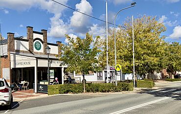 Buildings in Boorowa, NSW, 2023, 09.jpg