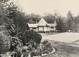 Cranbrook tennis court 1895.jpg