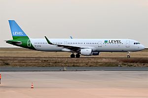 LEVEL, OE-LCR, Airbus A321-211 (45224122882)
