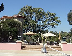 Tennis court on Virginia Robinson Estate (cropped)