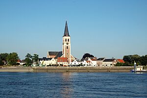 Sint-Amands on the river Scheldt