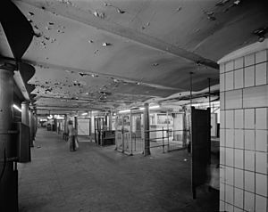 79th Street uptown platform and control area 1978