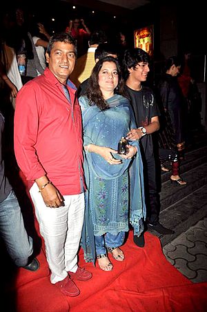 Aadesh Shrivastav, Vijeyta Pandit at the special screening of 'Bol Bachchan' 21.jpg