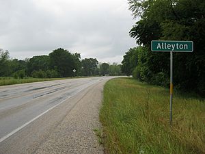 Alleyton TX Sign FM 102