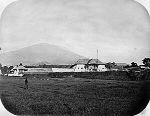 COLLECTIE TROPENMUSEUM Het paleis van de sultan van Ternate TMnr 60005287