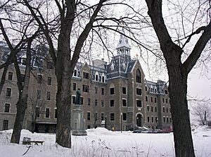 Collège Lionel-Groulx (entrée du vieux séminaire)