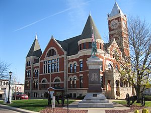 Green County Courthouse and war memorial