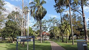 Gympie Memorial Park, 2015.jpg