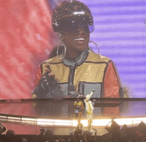 Missy Elliot on stage in Chicago during Out of This World The Missy Elliott Experience Tour