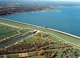 Perry Lake Kansas Dam.jpg