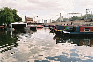 Regent's Canal - St Pancras Basin - geograph.org.uk - 129396