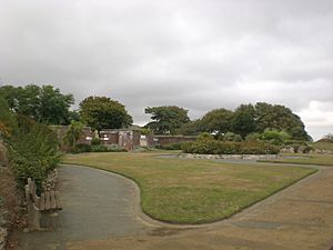 Sandown Barrack Battery garden.JPG