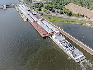 Upper Mississippi River Lock & dam 6