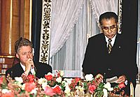 Bill Clinton and Keizo Obuchi
