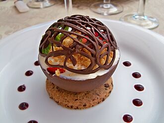 Boule chocolat au crumble de fraises
