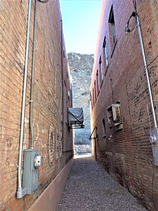 Clifton-Clifton Alley between Chase Creek St. and Palacio Dr