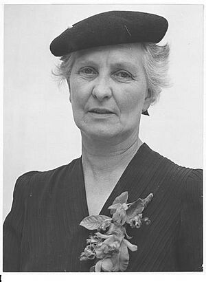 Doris Blackburn.jpg