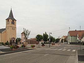 Durrenentzen, church (l'église Saint-Blaise) in the street