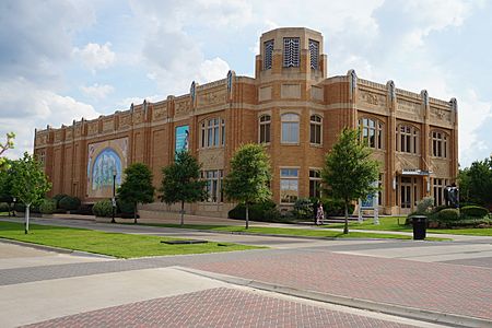 Fort Worth Cultural District June 2016 06 (National Cowgirl Museum and Hall of Fame).jpg