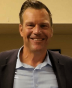 Kobach in 2021 (cropped)