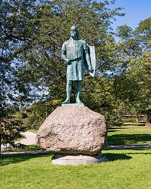 Leif Erikson Monument Humboldt Park Chicago 2020.jpg