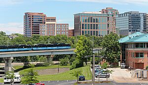 MetroLink Blue Line in Clayton