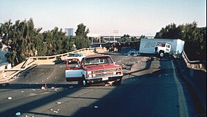 NimitzFreewayUpperDeck1989Quake