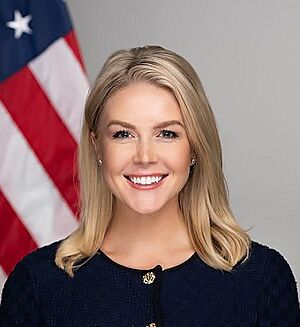 Official portrait of Karoline Leavitt, 2025 (cropped)(2).jpg