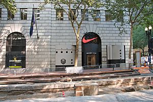 Original Niketown store in 2007 during transit mall reconstruction