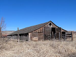 P Ranch Long Barn 1 - Frenchglen Oregon