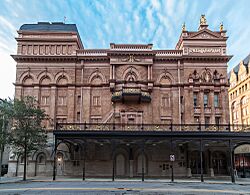 Pabst Theater 1895 front view 2012.jpg