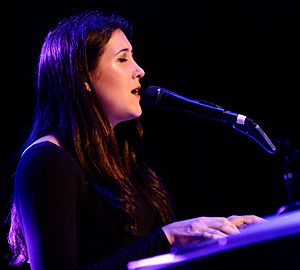 Vanessa Carlton live at The Roxy Theatre in West Hollywood (Los Angeles) California 05 (cropped)