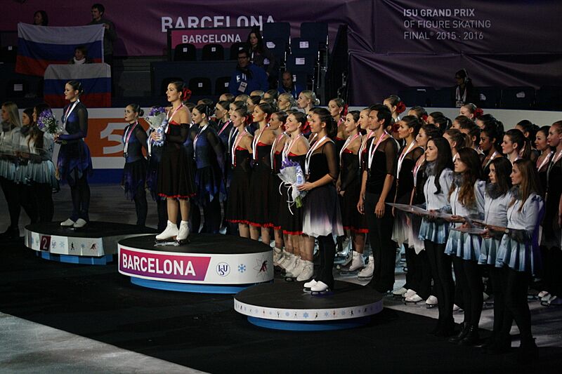 2015 Grand Prix of Figure Skating Final synchronized skating medal ceremonies IMG 9508