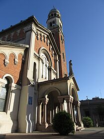 2016 fachada de la Iglesia de Nuestra Señora del Sagrado Corazón de Montevido