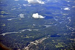 Aerial - Muscoot Reservoir, NY 01 - white balanced (9611147111).jpg