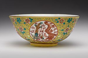 Bowl with dragons, phoenixes, gourds, and characters for happiness