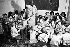 Cantine-et-classe-annees-40