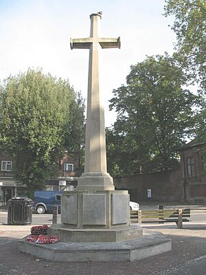Charlton war memorial - geograph.org.uk - 971762