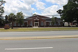 Chiefland Middle High School